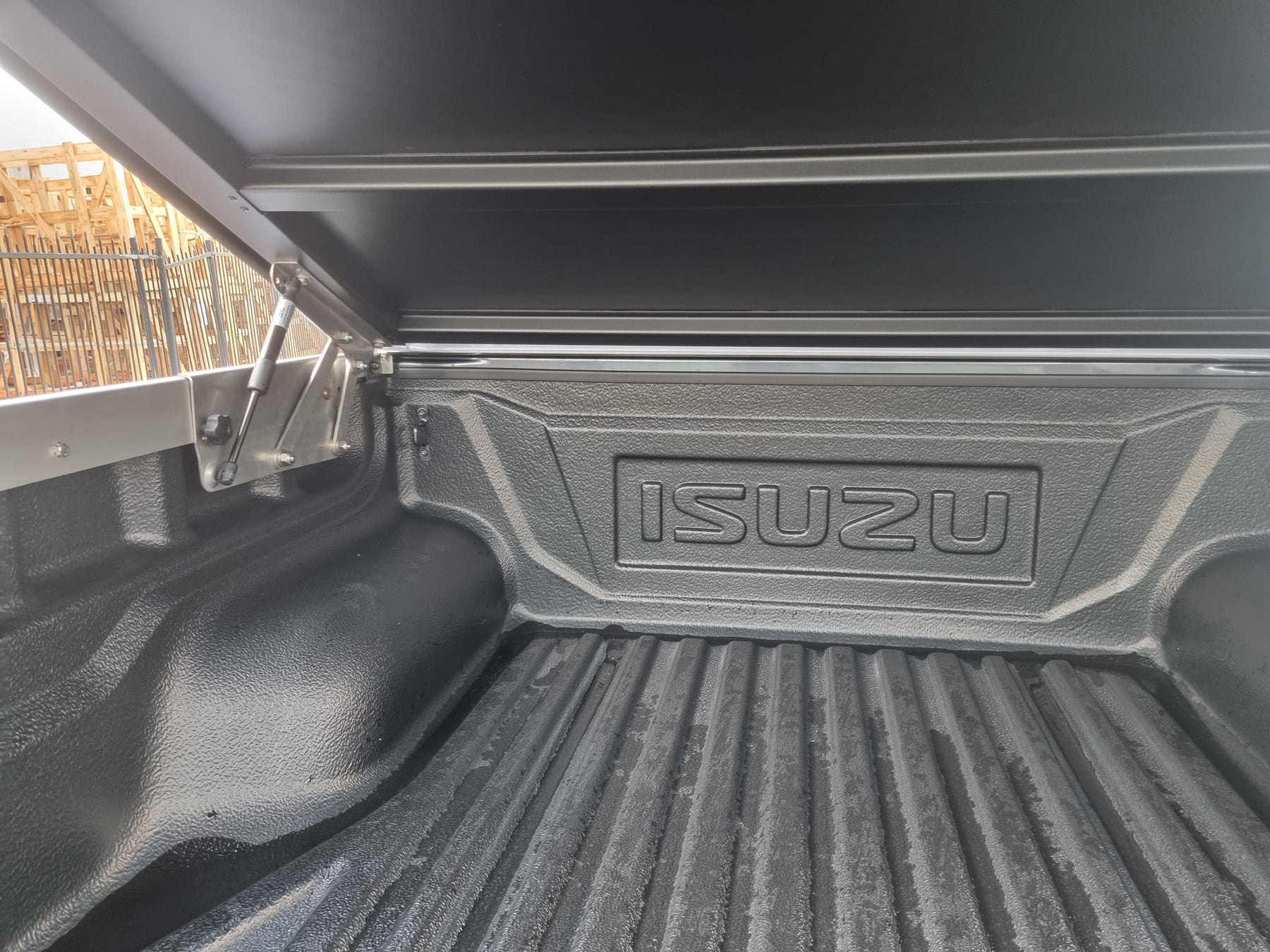 MAC300 (ID24) 24+ Isuzu D-Max